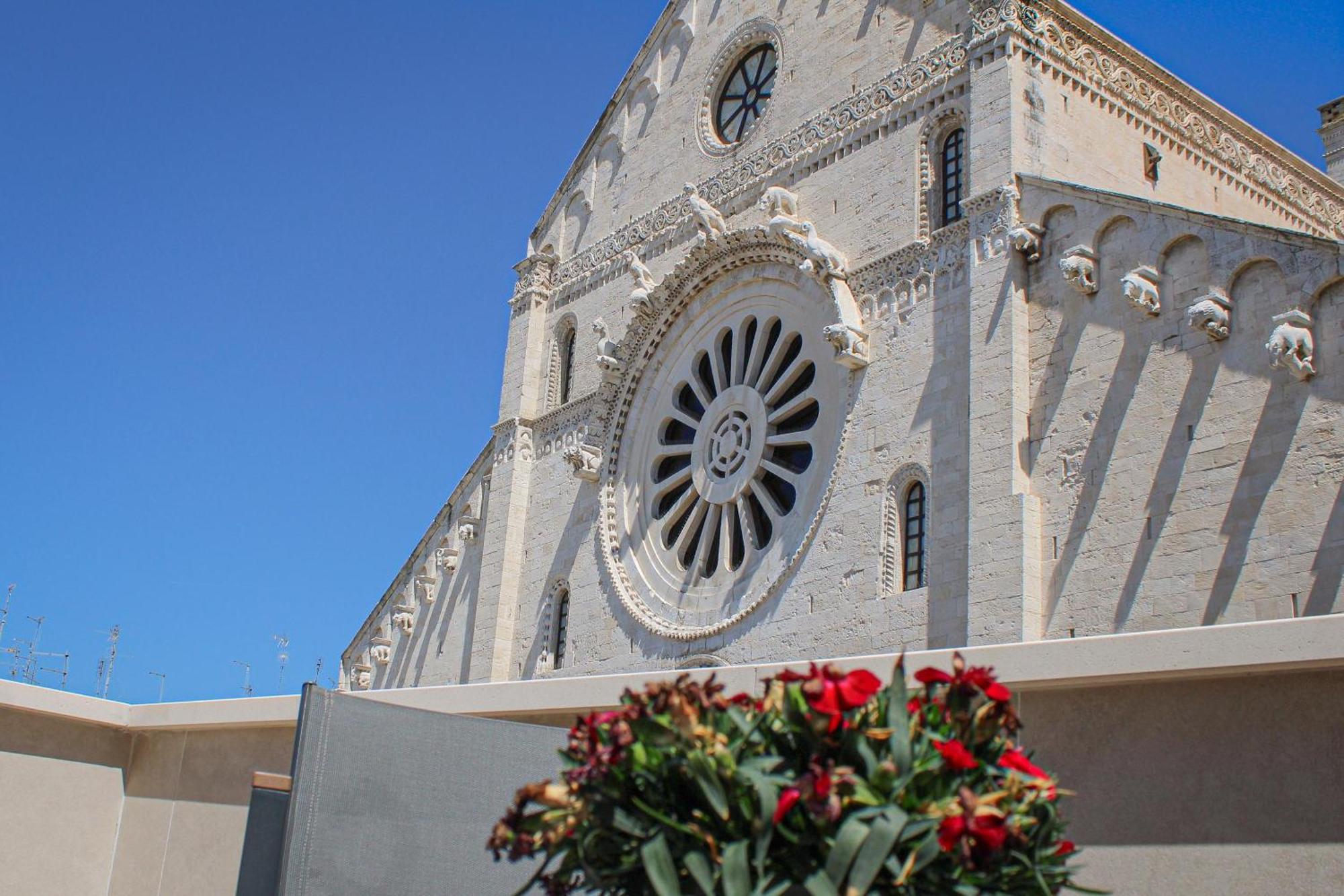 Vista Cattedrale - Super Attico Nel Centro Storico バーリ エクステリア 写真