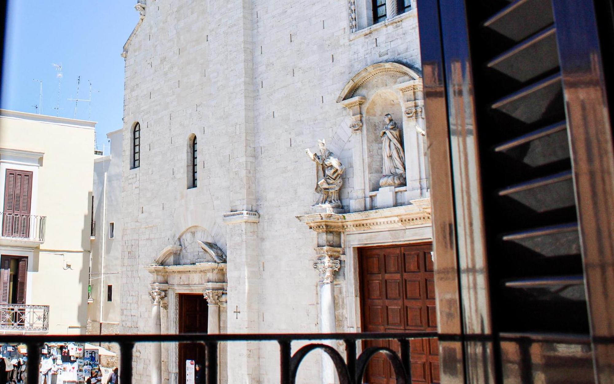 Vista Cattedrale - Super Attico Nel Centro Storico バーリ エクステリア 写真