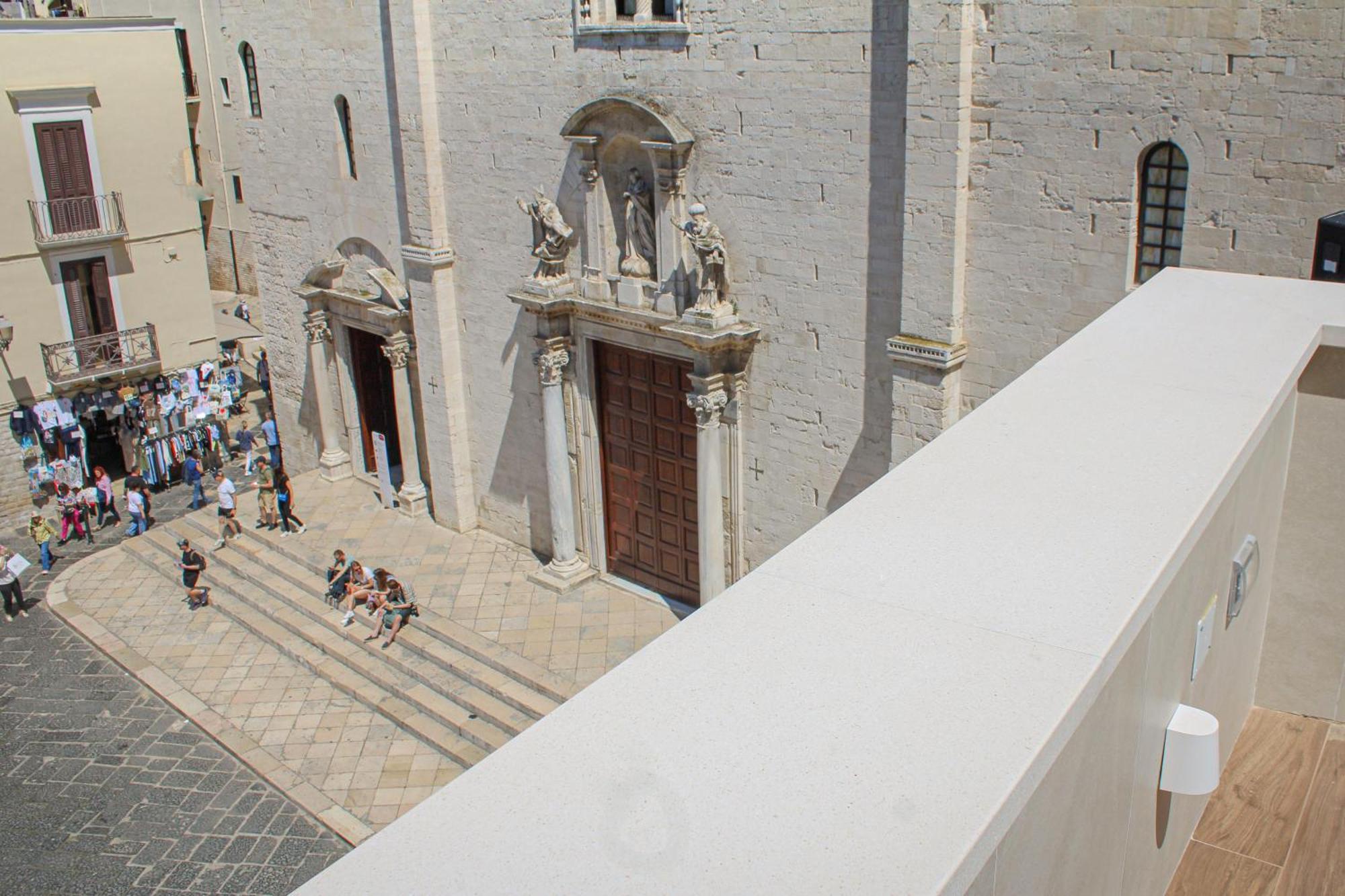 Vista Cattedrale - Super Attico Nel Centro Storico バーリ エクステリア 写真